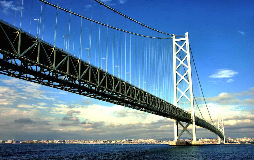 Akashi Kaikyo Bridge, Akashi Straits Suspension Bridge, Hyogo Prefecture, Japan.