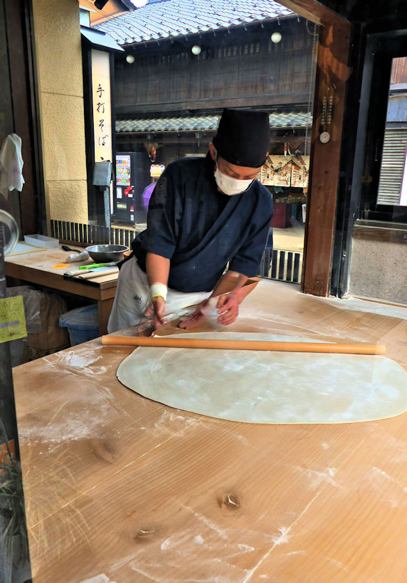 Making soba noodles.