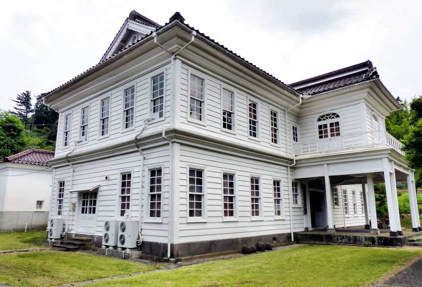 The Oki Kyodokan, local history museum in the former Town Hall built in the Meiji Period.