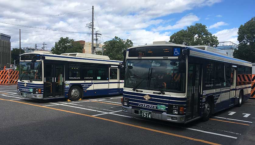 Nagoya City Bus, Hirabari Station, Tsurumai Line, Nagoya.