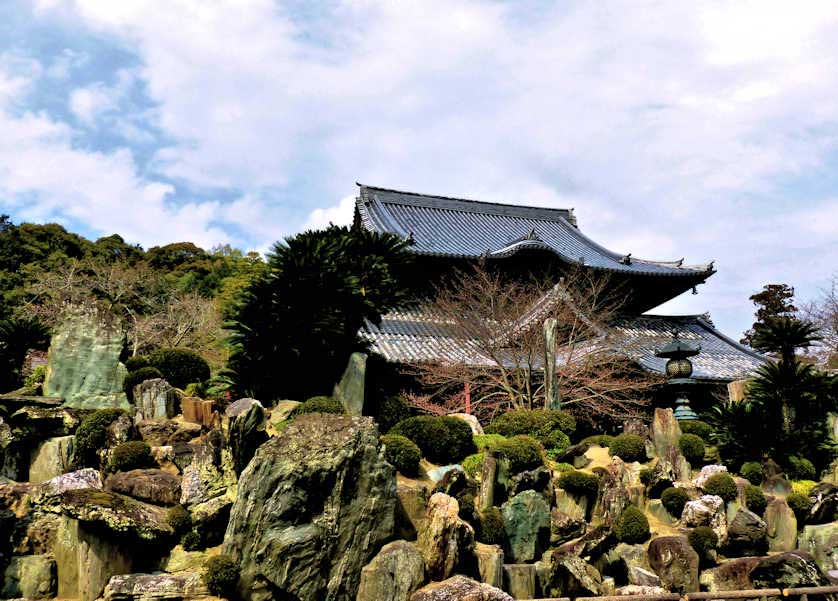 The rock garden in front of the main hall at Kokawa-dera Temple.