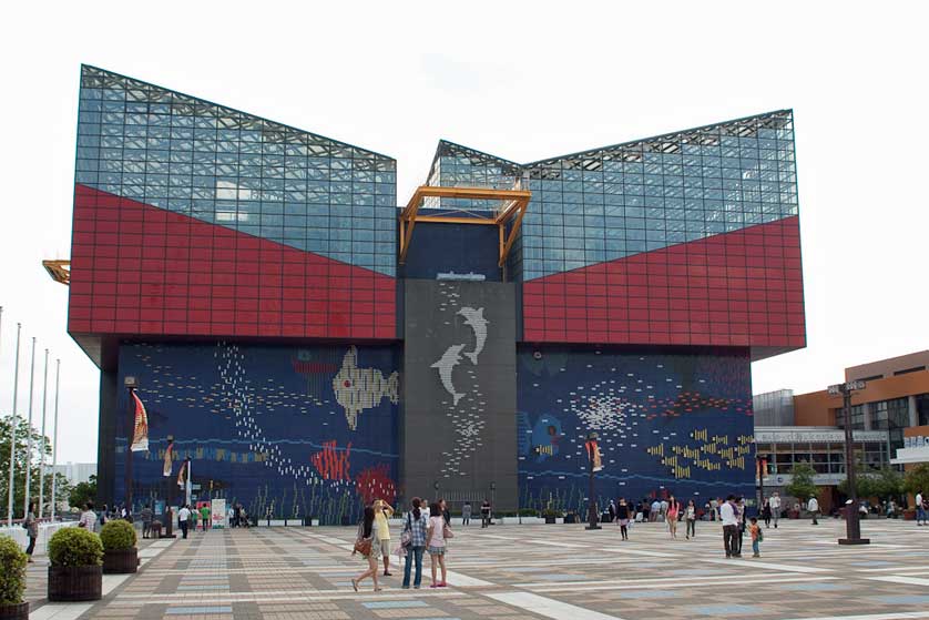 Osaka Aquarium, Kaiyukan, Tempozan, Osaka.