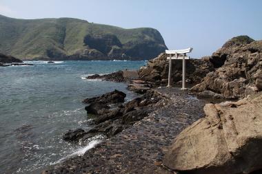 Torii at Kuniga coast, Nishinoshima
