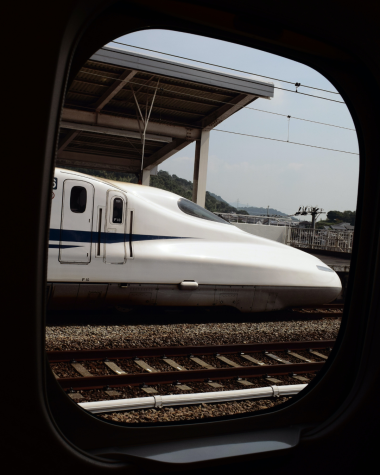 Shinkansen vu d'une fenêtre