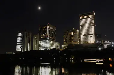 Hamarikyu Gardens during Tsukimi