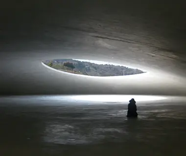 Le musée d'art de Teshima, construit sur l'île de Teshima pour la première édition de la triennale de Setouchi en 2010.