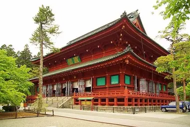 Der Rinno-ji Tempel, Nikkos kunstvoll verzierter Tempel der Berggötter