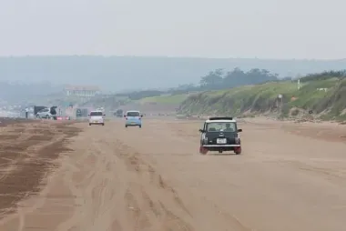 Cars can drive on part of Chirihama beach