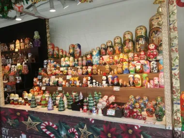 Stand de poupées russes au marché de Noël de la SkyTree