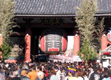 Foule au temple Sensô-ji d'Asakusa