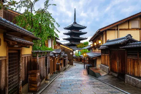 Besuchen Sie das historische Viertel Gion im Herzen von Kyoto