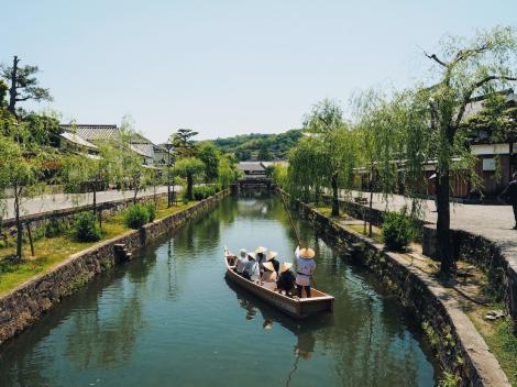 Die Stadt Kurashiki ist gesäumt von Kanälen und malerischen Straßen: eine romantische Stadt !