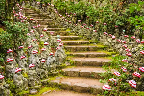 El templo Daisho-in en Miyajima merece una visita con sus 500 pequeñas estatuas budistas
