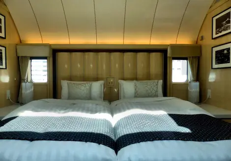 Bedroom of the suite on the Twilight Express Mizukaze