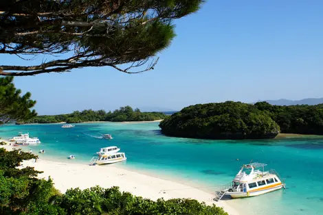 Kabira Bay view from Observatory - cyoshi