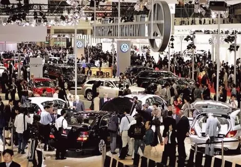 Every two years, driveways and visitors to the Tokyo Motor Show invade the Big Sight Exhibition Center in Ariake.