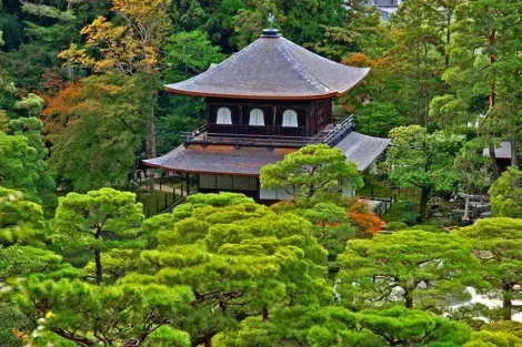 Vue sur les jardins et le temple bouddhiste de Ginkakuji