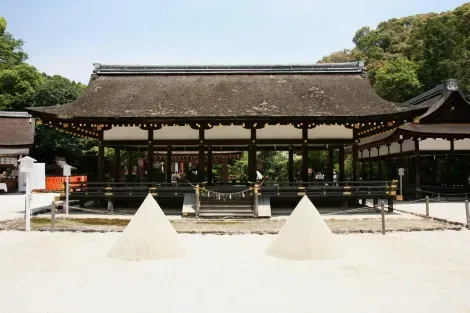 Los conos de arena, símbolos del santuario.