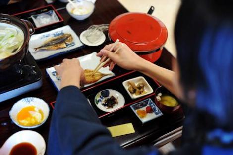 Un kaiseki ryôri, repas composé de multiples petits plats, souvent confectionnés à partir des ingrédients locaux. 