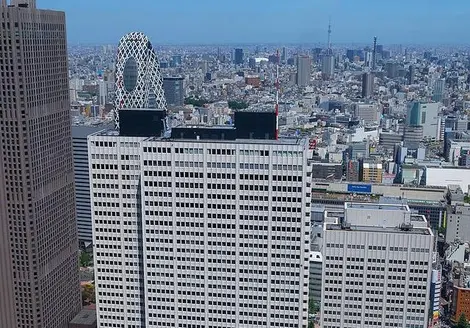 El piso 47 del Keio Plaza de Tokyo tiene un karaoke con una vista panorámica de Shinjuku y Tokio.