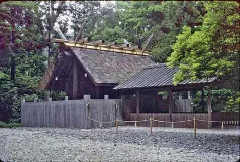 Le Shôden du sanctuaire Gekû, et son architecture typique shinmei zukuri.