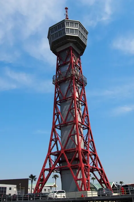 La torre del puerto de Hakata.