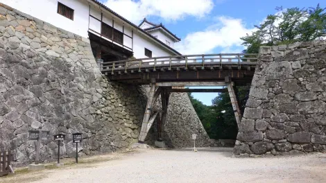 Le pont du Tenbi Yagura 