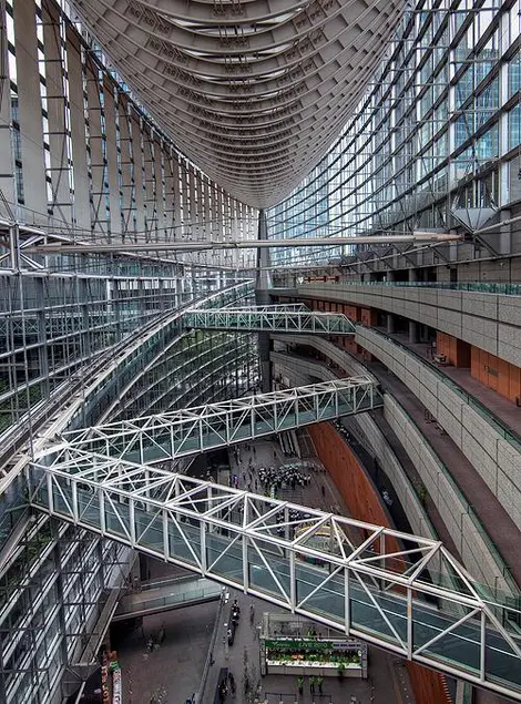 El atrio del Tokyo International Forum.