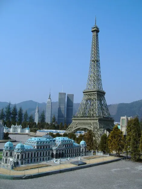 La belle Tour Eiffel au Tobu world square