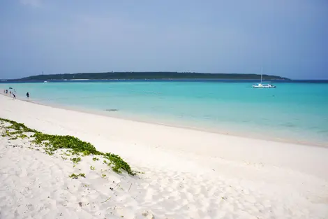 La plage de Yonaha Maehama, Miyakojima