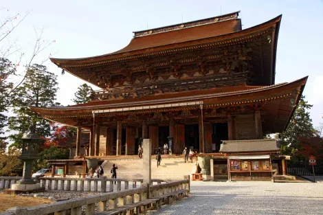 Le Temple Kinpusen-ji à Yoshinoyama