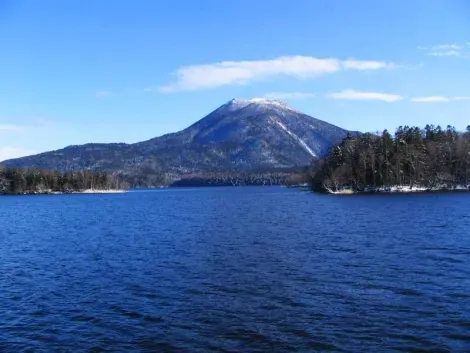 Le lac Akan 