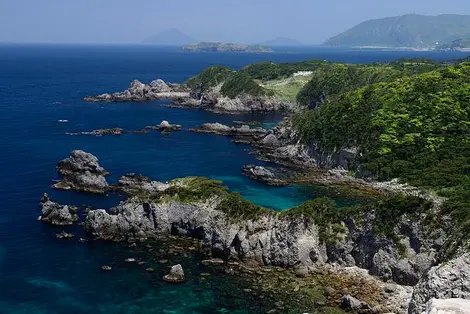 Shikine-jima es u na isla volcánica del archipiélago de Izu.