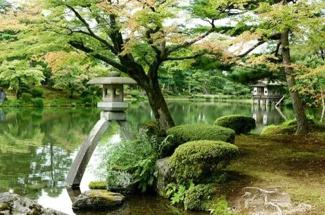 Le jardin Kenroku-en, à Kanazawa, préfecture d'Ishikawa