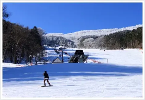 En hiver, le mont Hiba se transforme en destination pour les sports d'hiver !