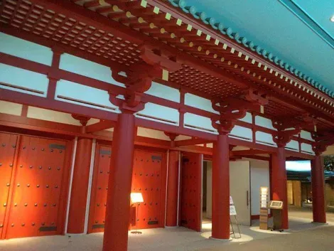 Man'yō-_Museum_Video_Hall