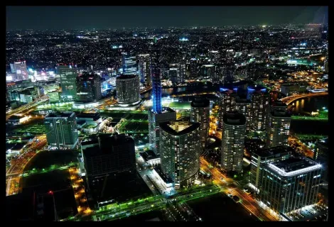 Vue nocturne de Yokohama depuis le 69e étage de Yokohama at night from the observatory on 69th floor of Landmark tower