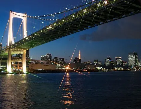 Passage sous le Rainbow Bridge avec la croisière Symphony