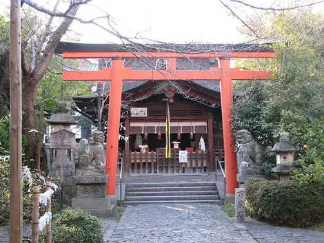 Kango-jinja_haiden