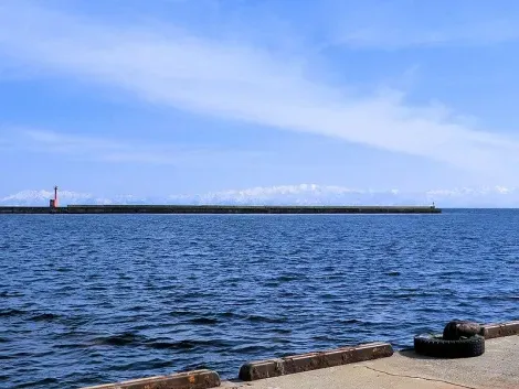 Vue de la mer depuis le port d'Ushitsu