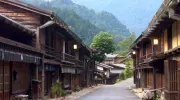 La calle principal Tsumago (Alpes Japoneses), sin coches ni cables eléctricos a la vista. 