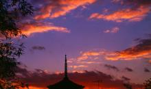 Night view of the pagoda from Yasaka Shrine Jinja