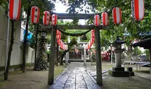 Entrada al santuario Ikari Jinja.