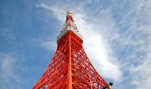 Avec son rouge éclatant et son allure de tour Eiffel, la tour de Tokyo est l'un des symboles de la capitale nippone