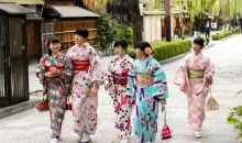 Jeunes filles en yukata