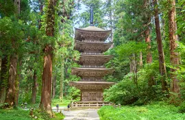 La pagode du mont Haguro, sur la route du pélerinage du Dewa Sanzan, Tohoku, Japan