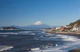 Le Mont Fuji depuis la presqu'île et les plages d'Enoshima à Kamakura : une idée d'excursion à la journée