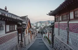 Take a step back in time by visiting the Seoul old streets