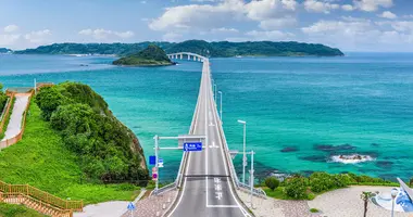 Die wunderschöne Landschaft der Tsunoshima-Brücke (Yamaguchi Präfektur) zwischen Hiroshima & Fukuoka