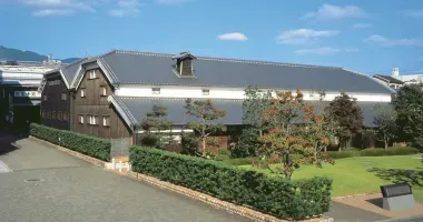 Le bâtiment du Musée de la Brasserie de saké Hakutsuru